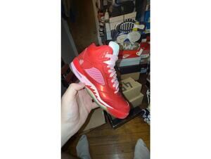 Jordan retro 5 Valentine's Day sz 4.5